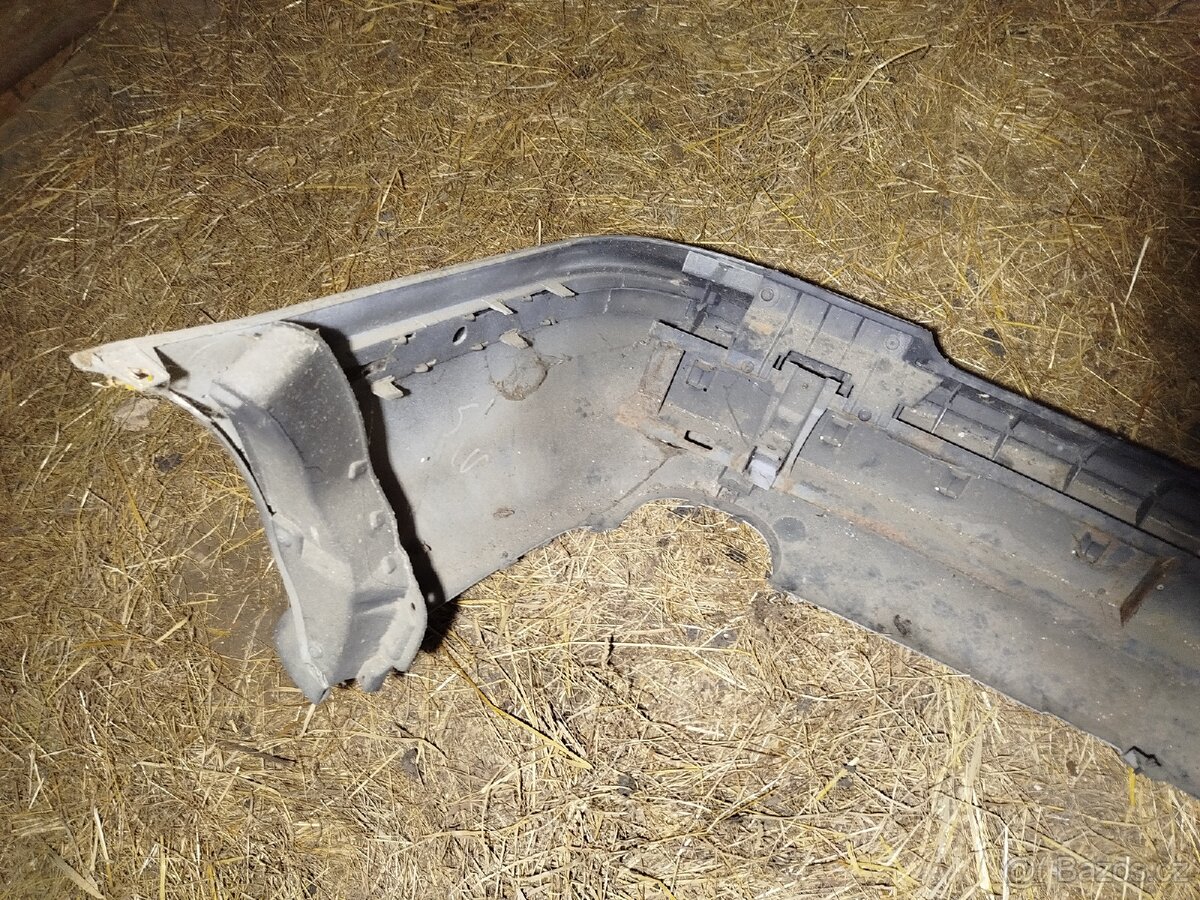 Zadní nárazník Volvo V40 rok 1998 - 4