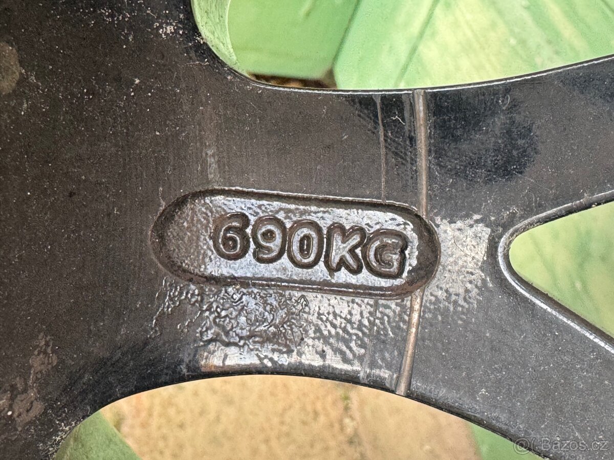 5x100 R18 Voltec Barracuda včetně podložek z 5x100 na 5x112 - 4