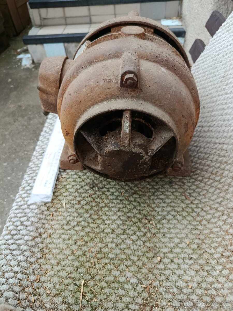 Historický 3f motor. - 4