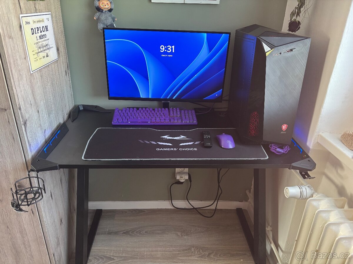 Počítač s monitorem - 4