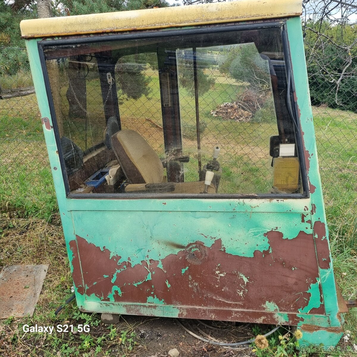 Stavební stroj, rypadlo, bagr - budka - 4