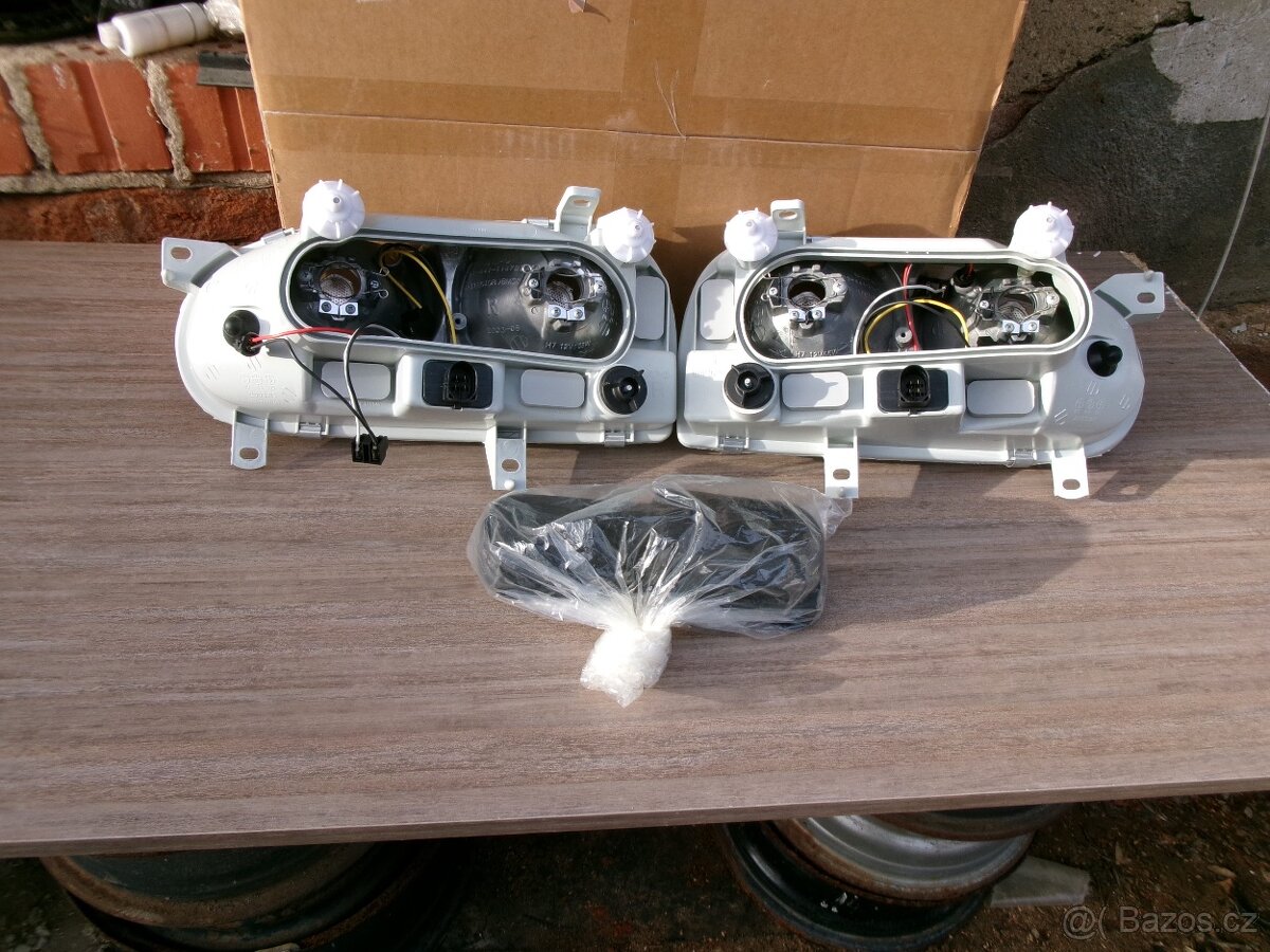 VW GOLF 3 - přední čirá černá světla H7 a H7 - 4