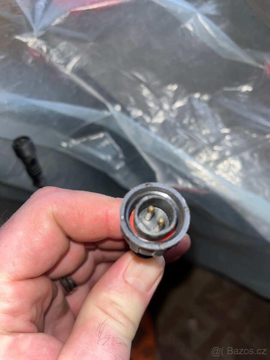 Voděodolný 2-pinový rozbočovací kabel (T-Splitter) - 4