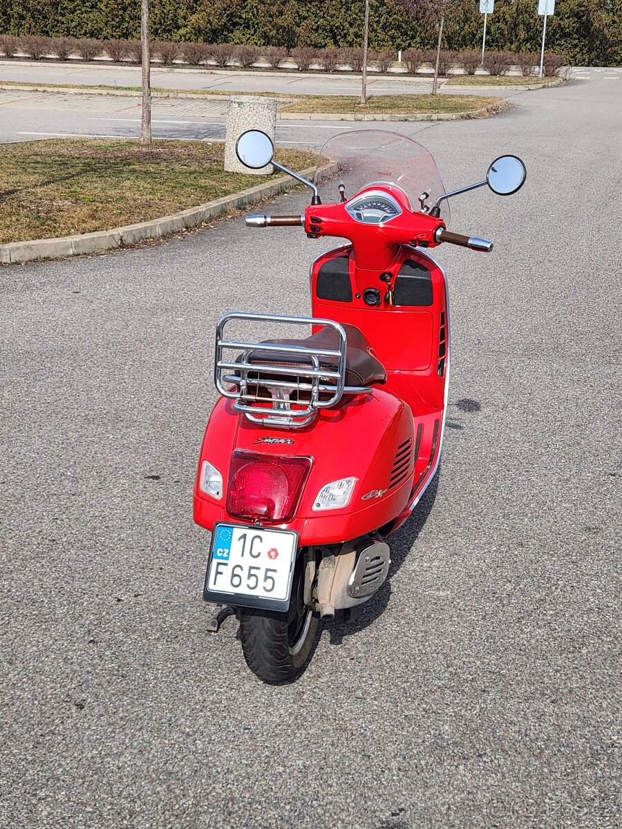 Prodám VESPA GTS 125 - 4