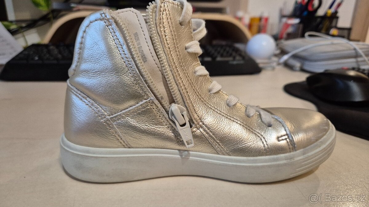 Prodám dívčí boty ECCO, vel. 28 - 4