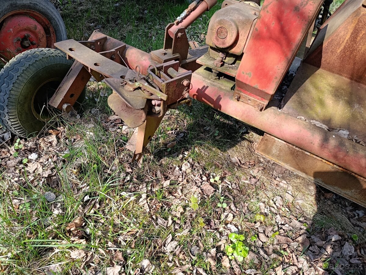 Řezačka na trávu - 4