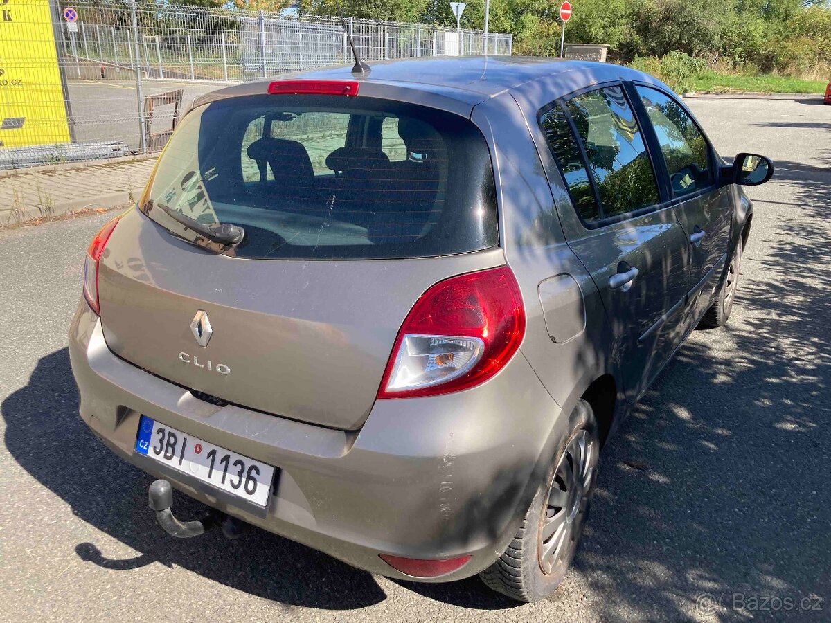 Prodám Renault Clio 1,2 55 Kw Klima - 4