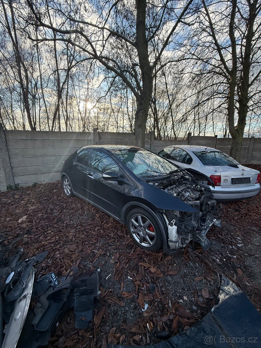 Honda Civic 8g UFO 2.2 icdti - 4