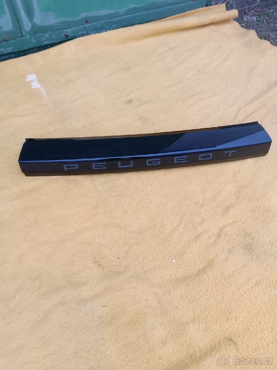 Peugeot 2008 nápis na víko kufru zavazadlového prostoru - 4