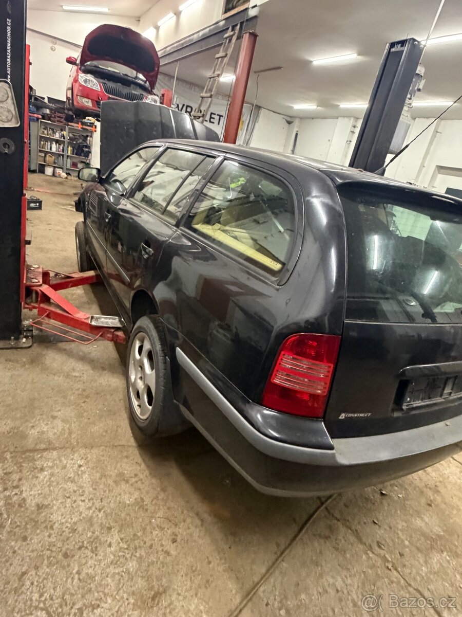 Octavia 1 1.8 T 110 kw - 4