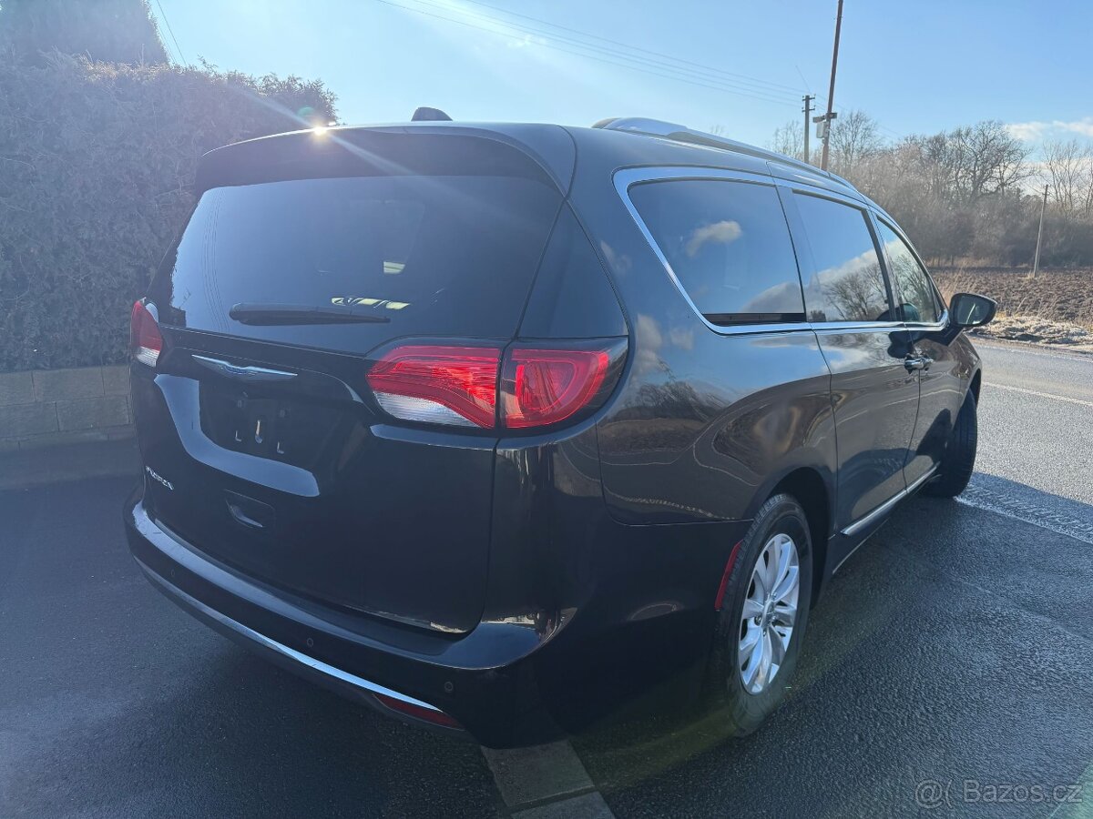 Chrysler Pacifica 3,6 Touring L DVD 2018 - 4