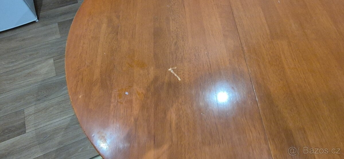 Prodám jídelní stůl a 4x židle - 4