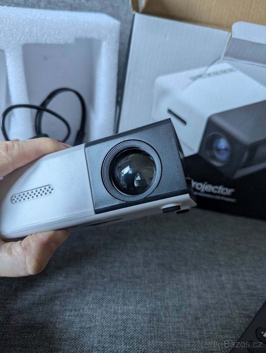 Mini LED projektor - 4