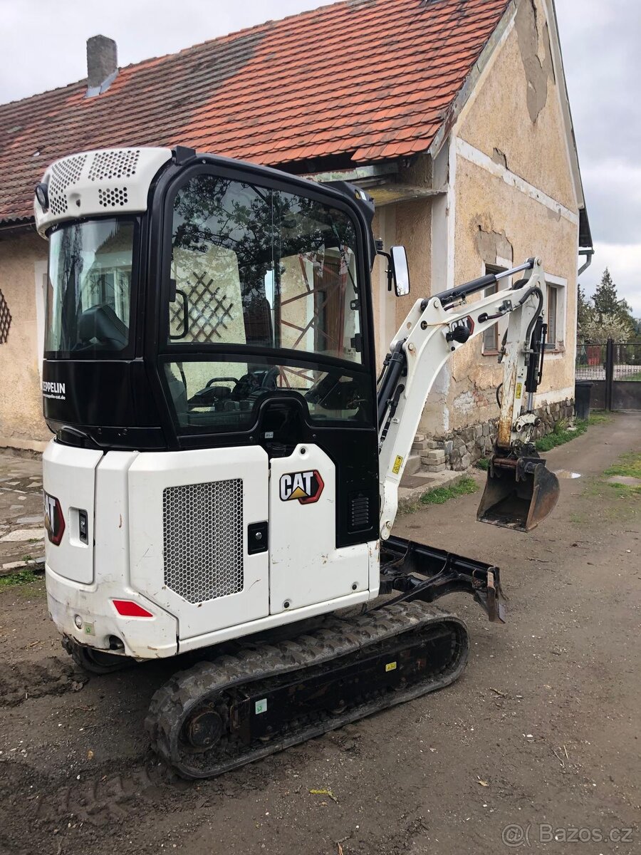 Caterpillar CAT 301.8 - 4