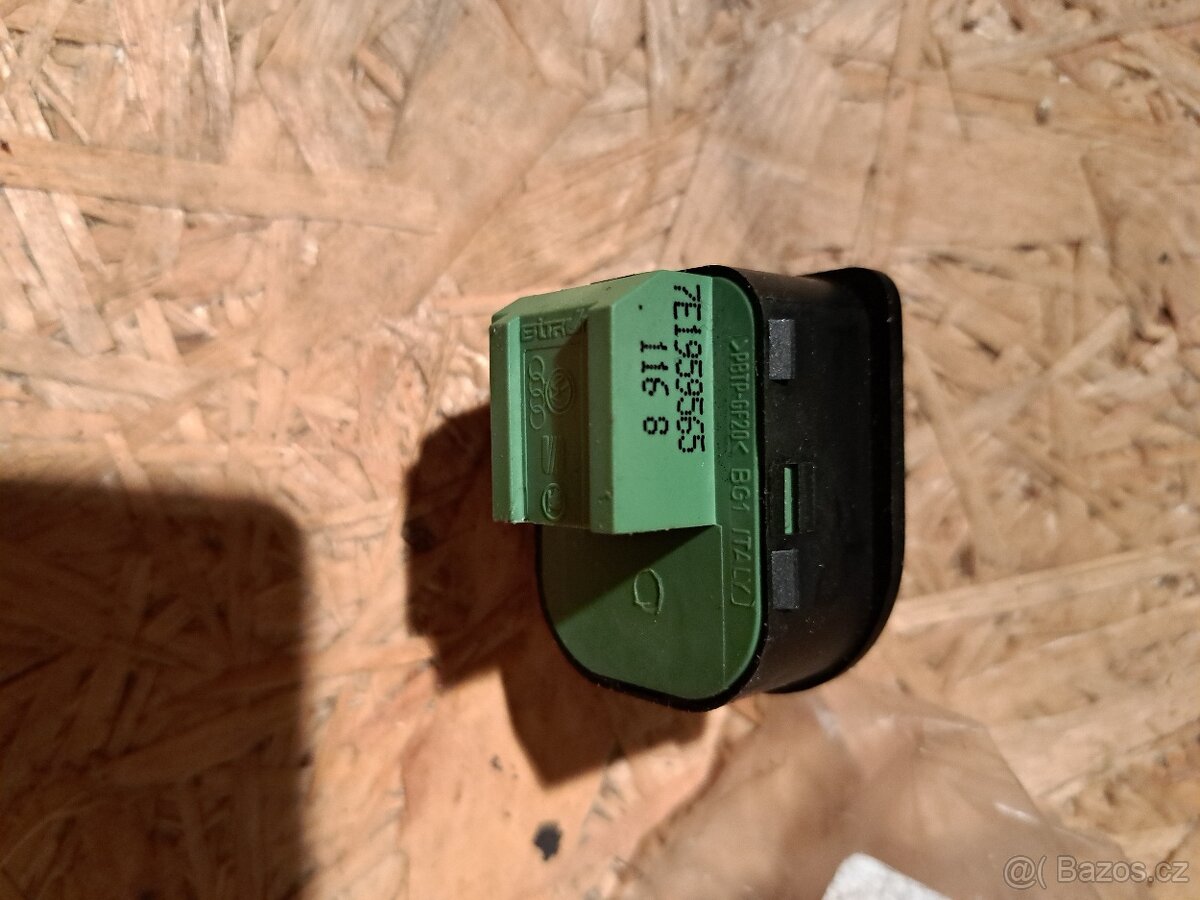 Spínač zrcátka VW T5 - 4