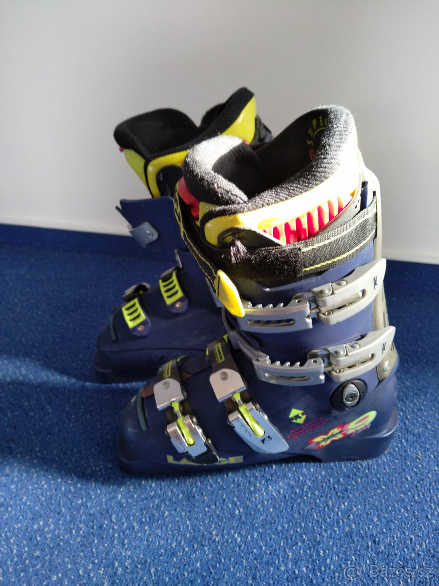 Prodám dětské lyžařské boty zn.Lange. Velikost 267mm - 4