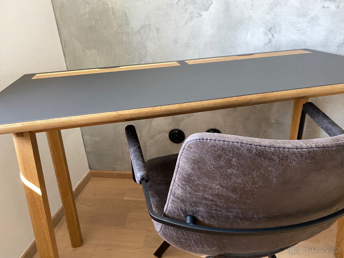Pracovní stůl s křeslem - 4