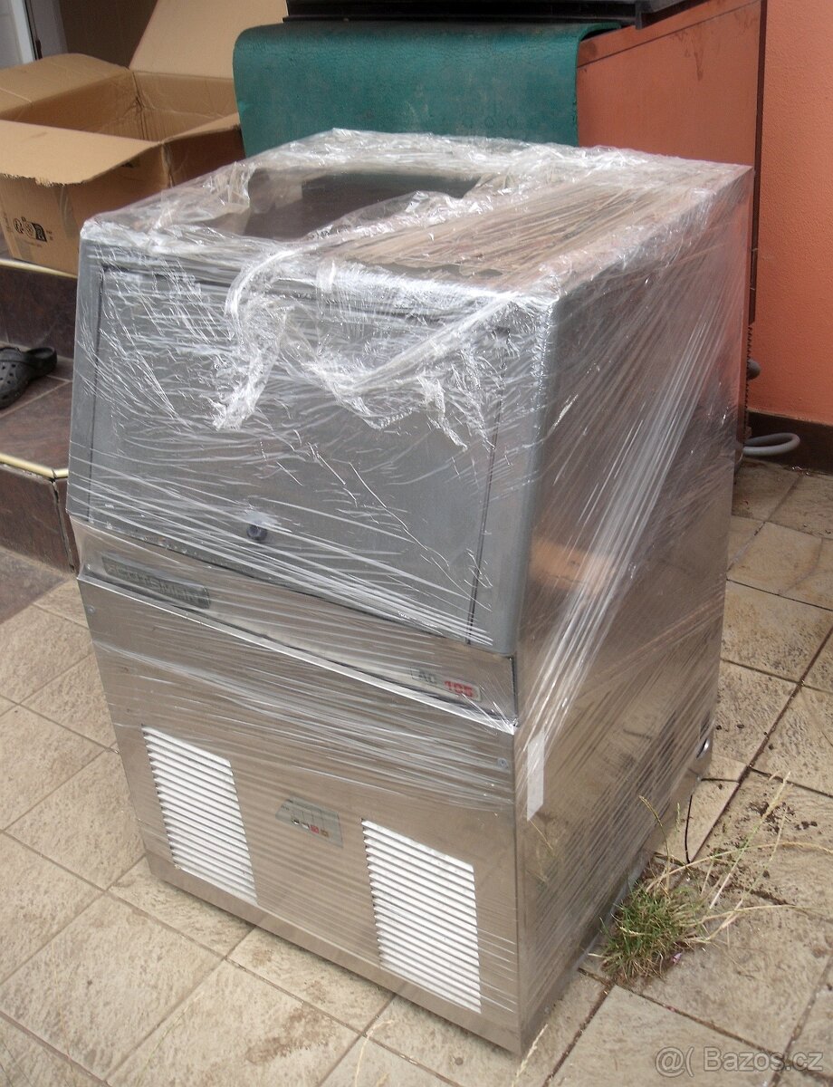 Výrobník ledu. Výrobník ledové tříště - drtě = drinky. - 4