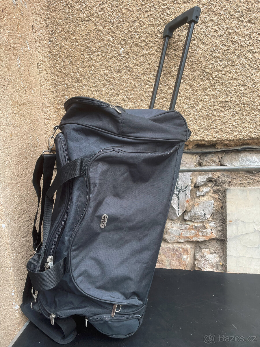 Umbro, taška se 2 kolečkami 70x35x30cm - 4