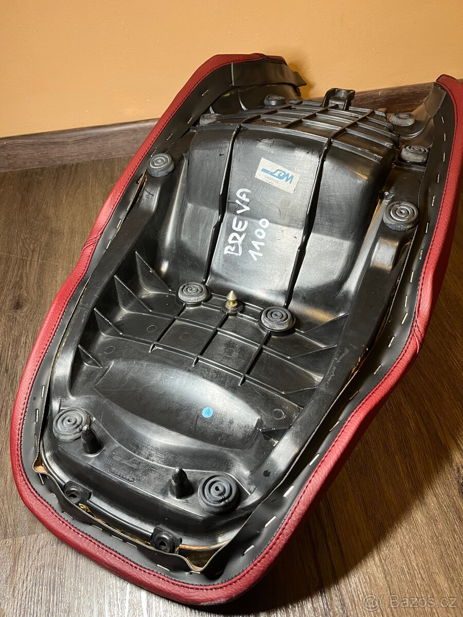 Originál sedlo na Moto Guzzi Breva 1100 - 4