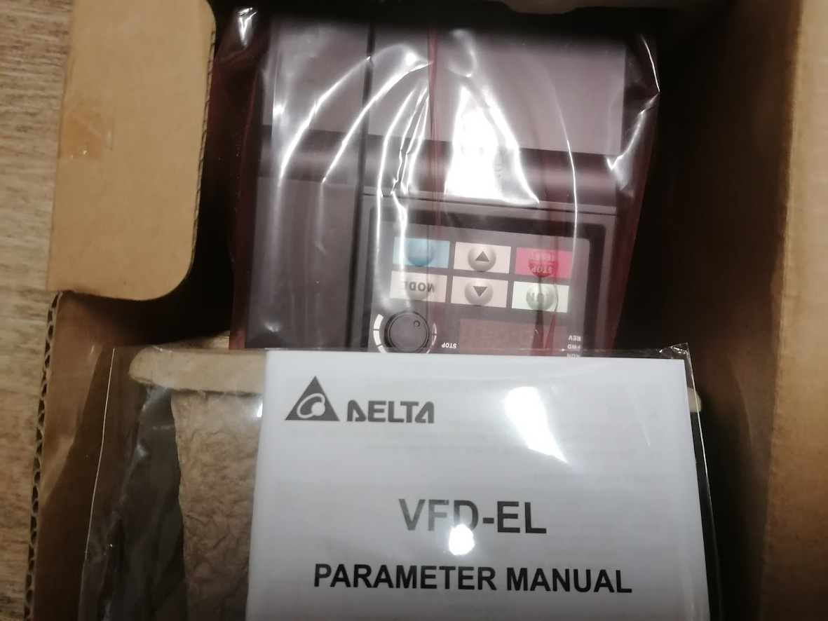 Prodám CNC vřeteno 2,2 kW, AC měnič, sadu kleštin a kabely - 4