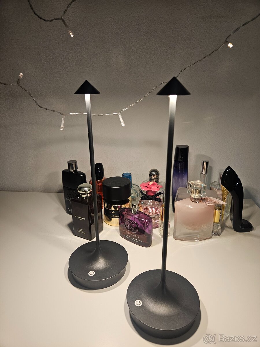 Elegantní bezdrátová dobíjecí stolní lampa - 4