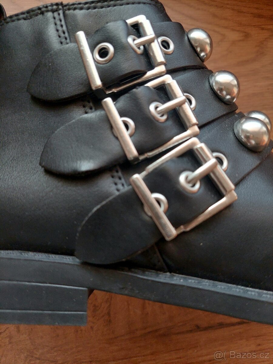 Černé kotníkové boty se cvočky H&M vel. 38 - 4