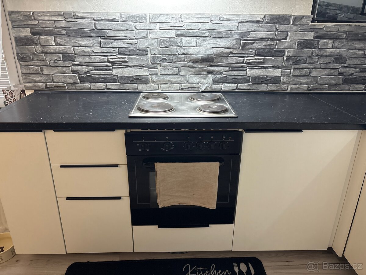 Bílo černá kuchyň - 4