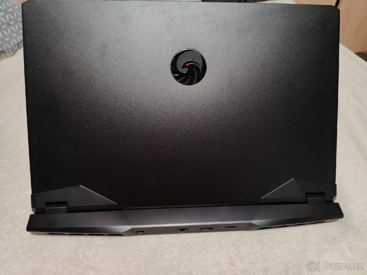 Herní notebook Msi A17 Alpha - 4