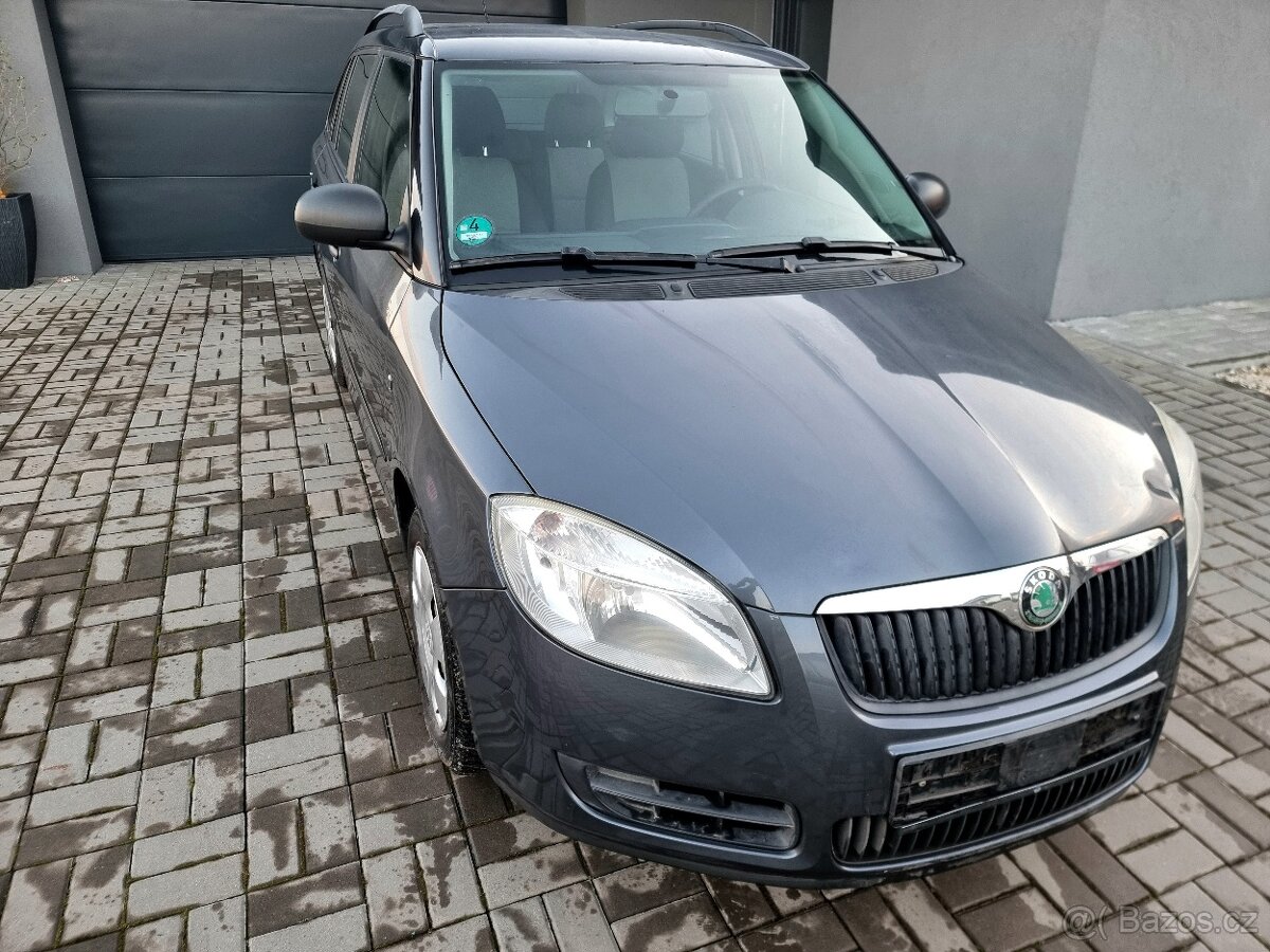 Fabia 2009 - 1.2i 51kw kombi nehavarované - 4