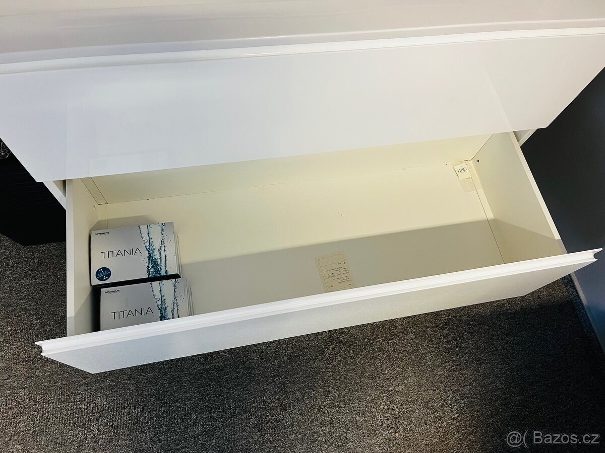 Umyvadlo se skříňkou a zrcadlem 110x50 - 4