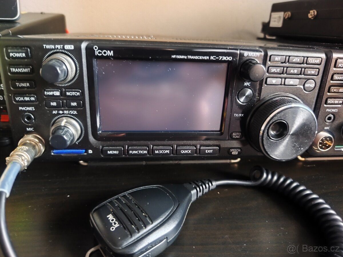 ICOM IC -7300 HF/50mhz - 4