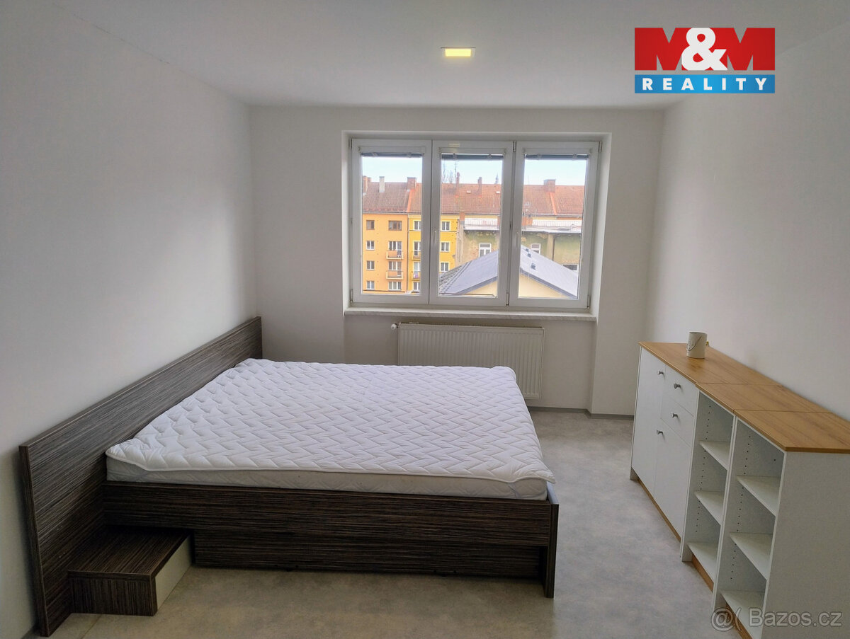 Pronájem bytu 2+1, 56 m², Opava, ul. náměstí Svaté Hedviky - 4