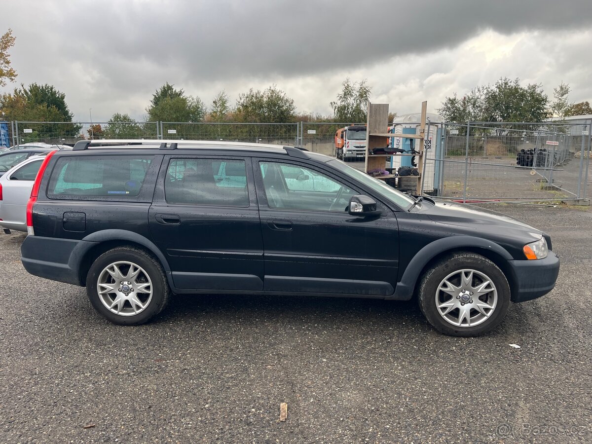 Volvo XC70 AWD 2.4 D5 - díly z vozu - 4