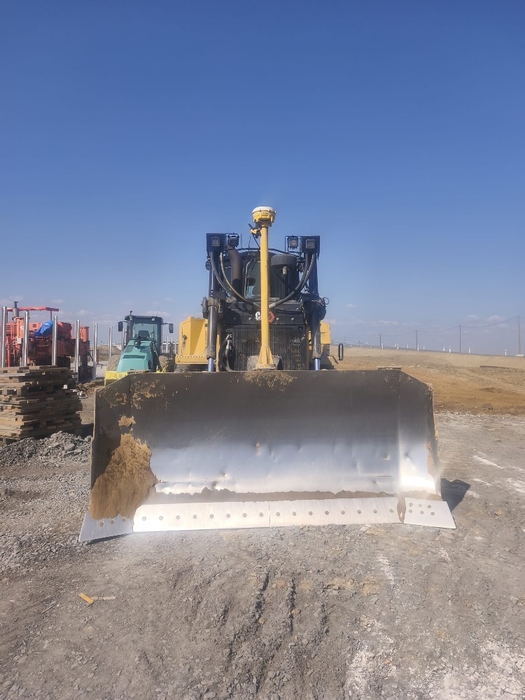 CAT D6XE - 4