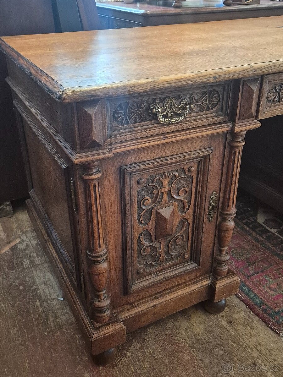 Starožitný dubový psací stůl – neorenesance do prostoru - 4