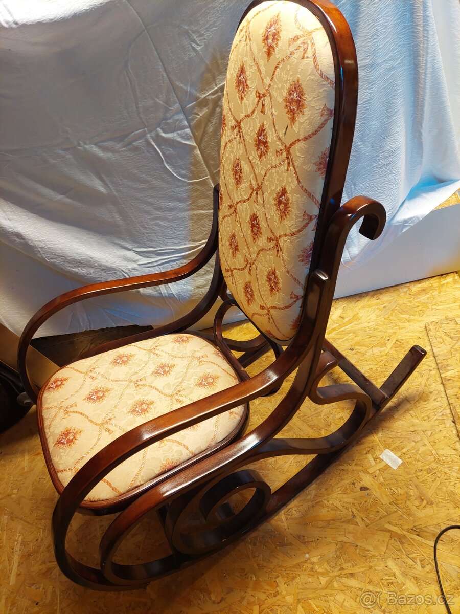 HOUPACÍ KŘESLO - 4