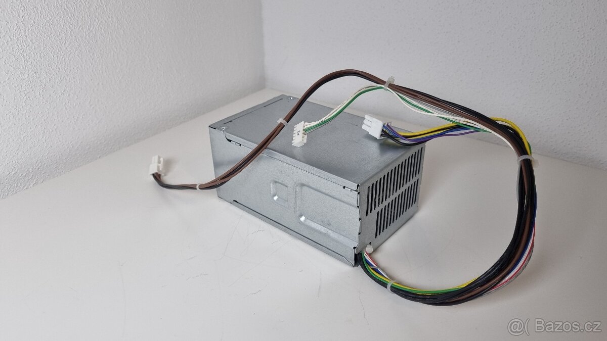 HP originální napájecí zdroj 240 W (80+ Gold) - 4