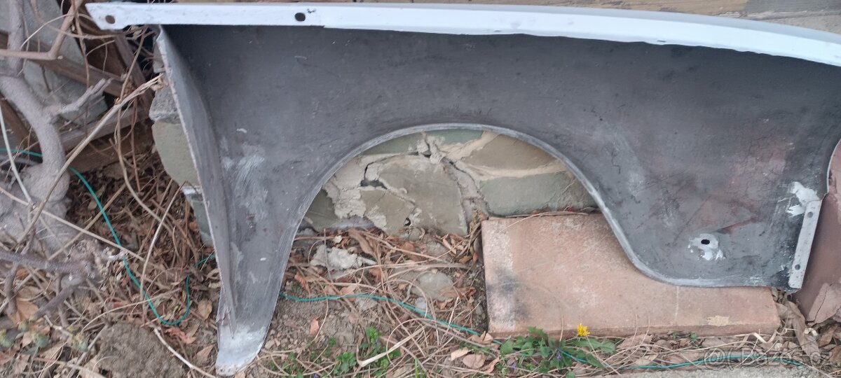 Škoda 100 přední blatníky - 4