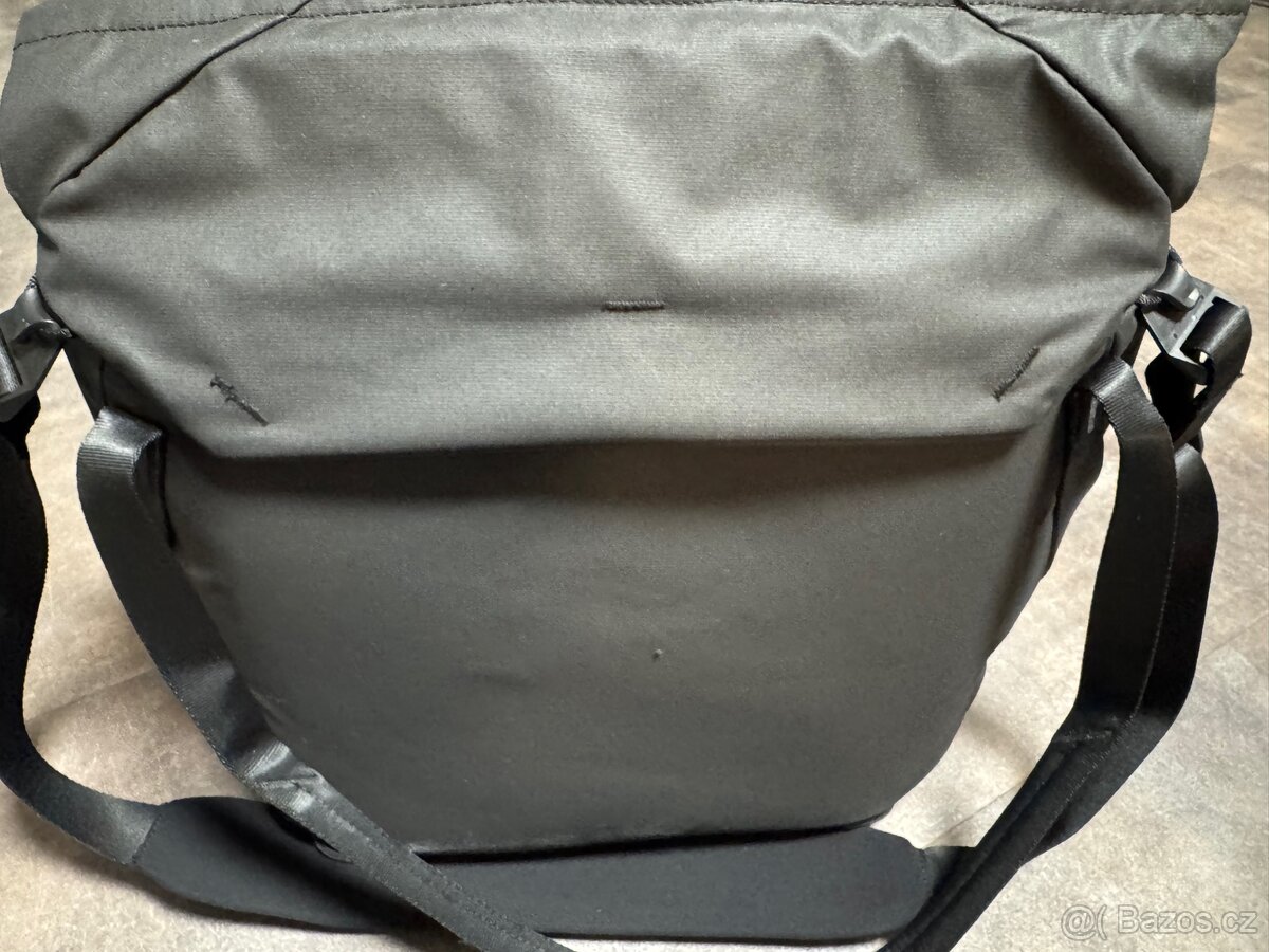 Taška Peak design 15 l černá - 4