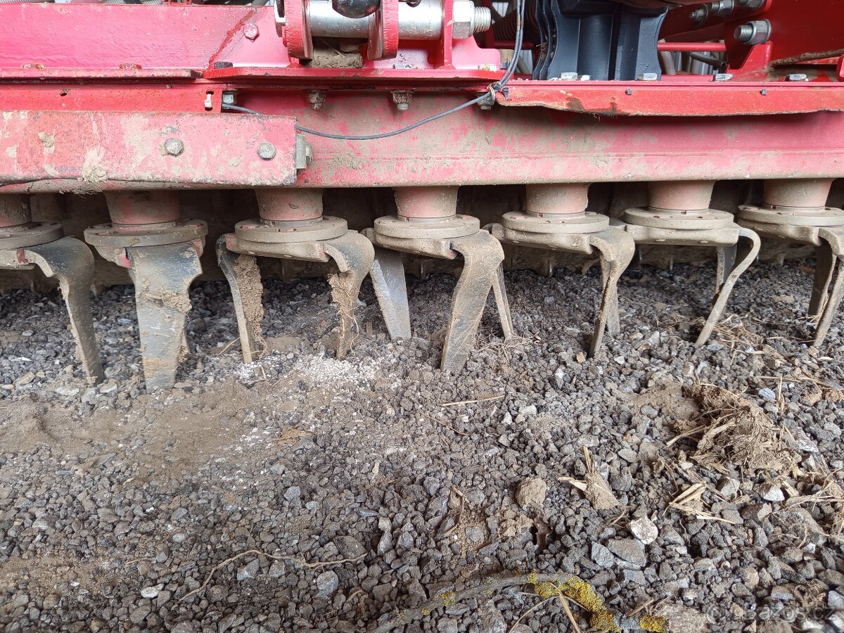 Secí kombinace KVERNELAND E-DRILL MAXI PLUS 4 m + rotační br - 4