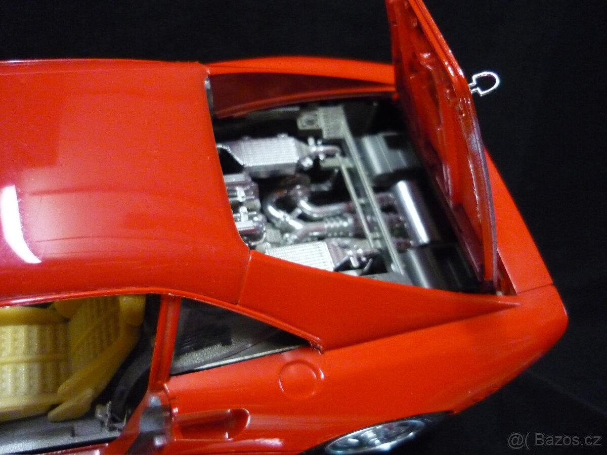 Ferrari GTO 1984 Bburago 1/18 - 4