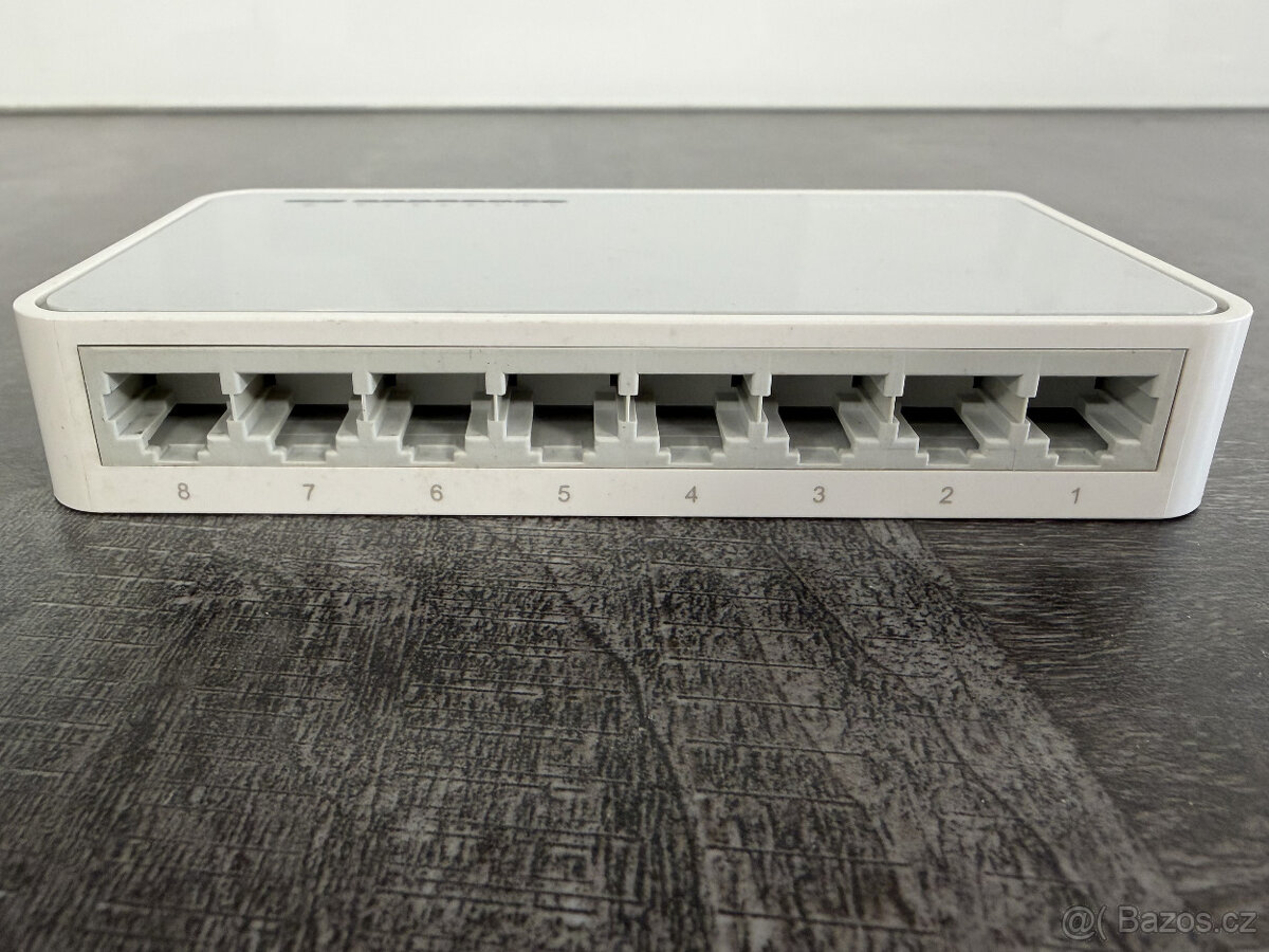 Switch TP-Link TL-SF1008D - 4