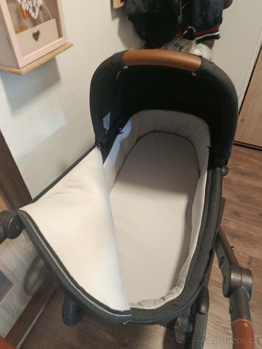 Prodám kočárek zn Britax s vajíčkem - 4