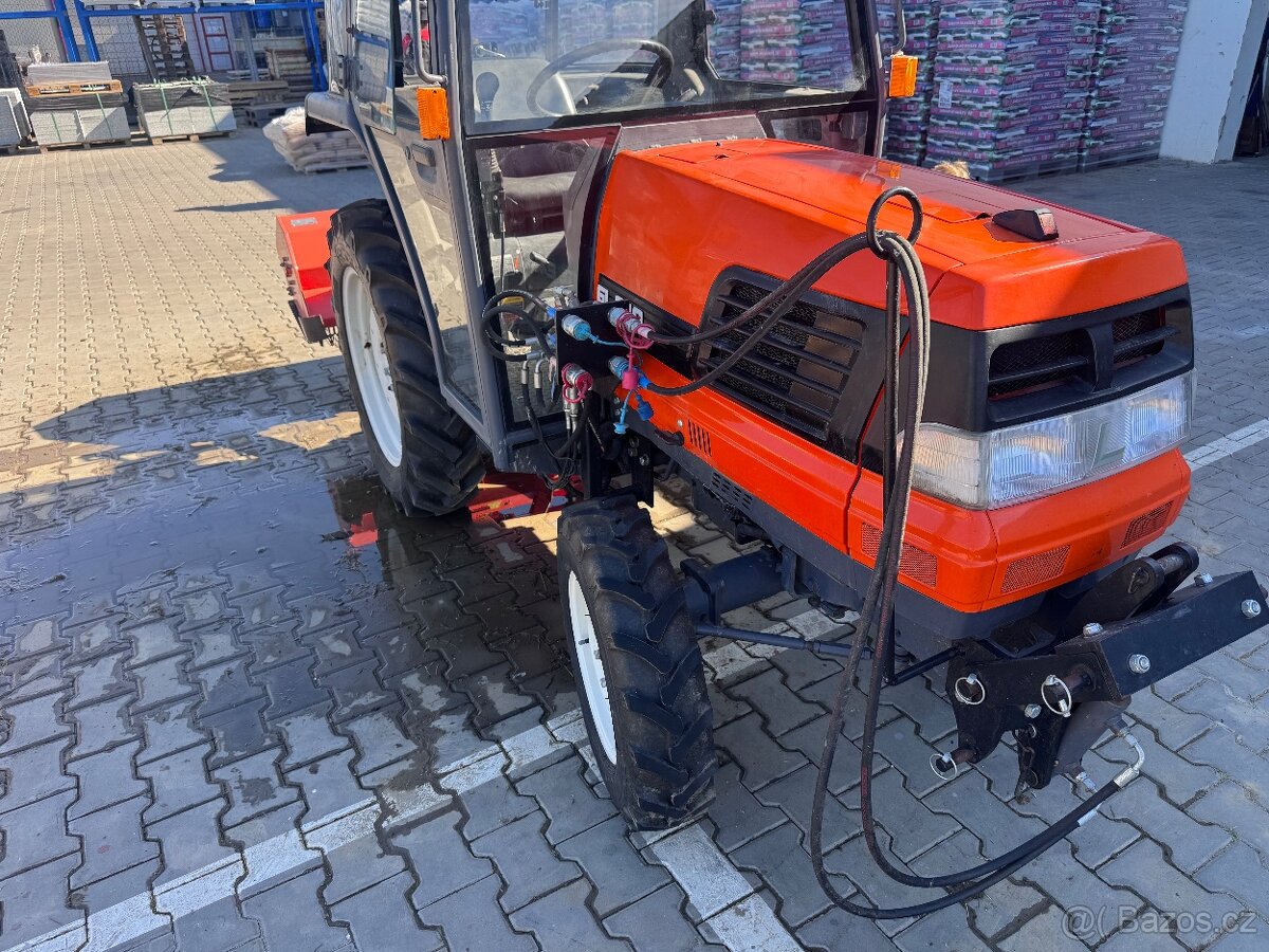 Traktor Kubota GL 240 - 4