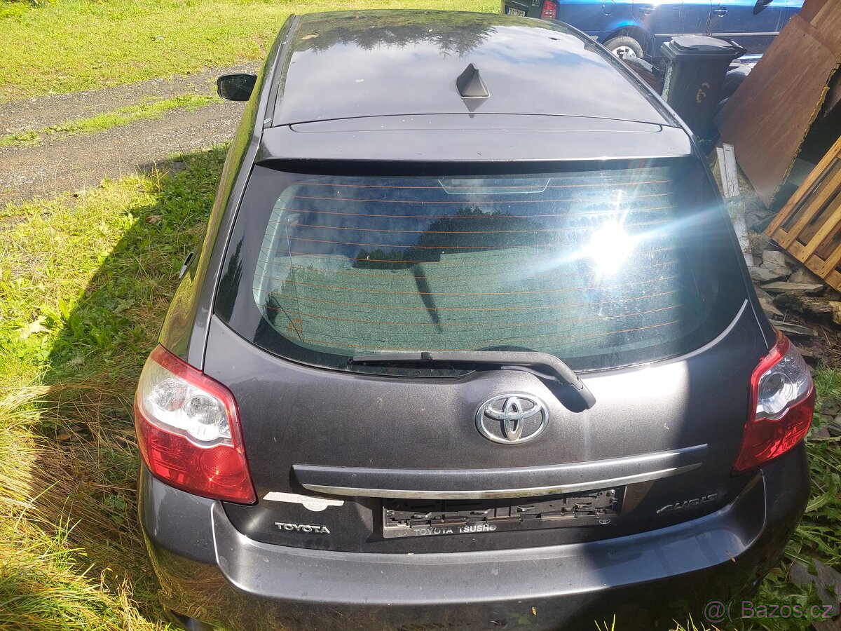 Toyota Auris 2011 1,6 97 KW - 4