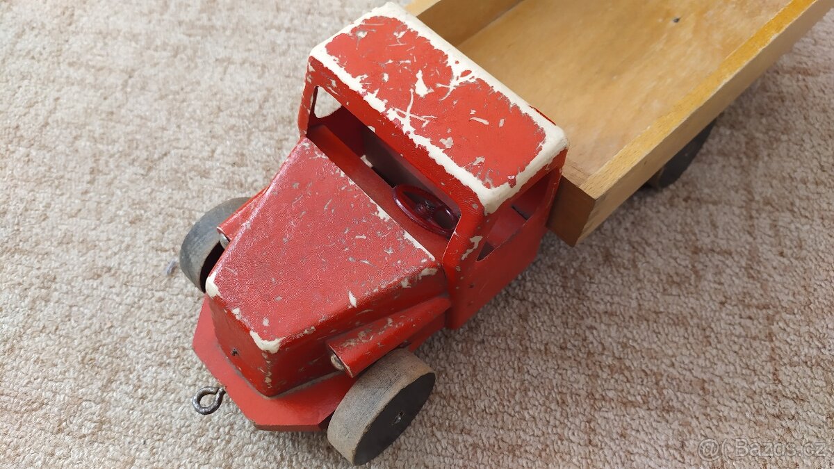 Dřevěné nákladní auto kabina plastová hračka autíčko - 4