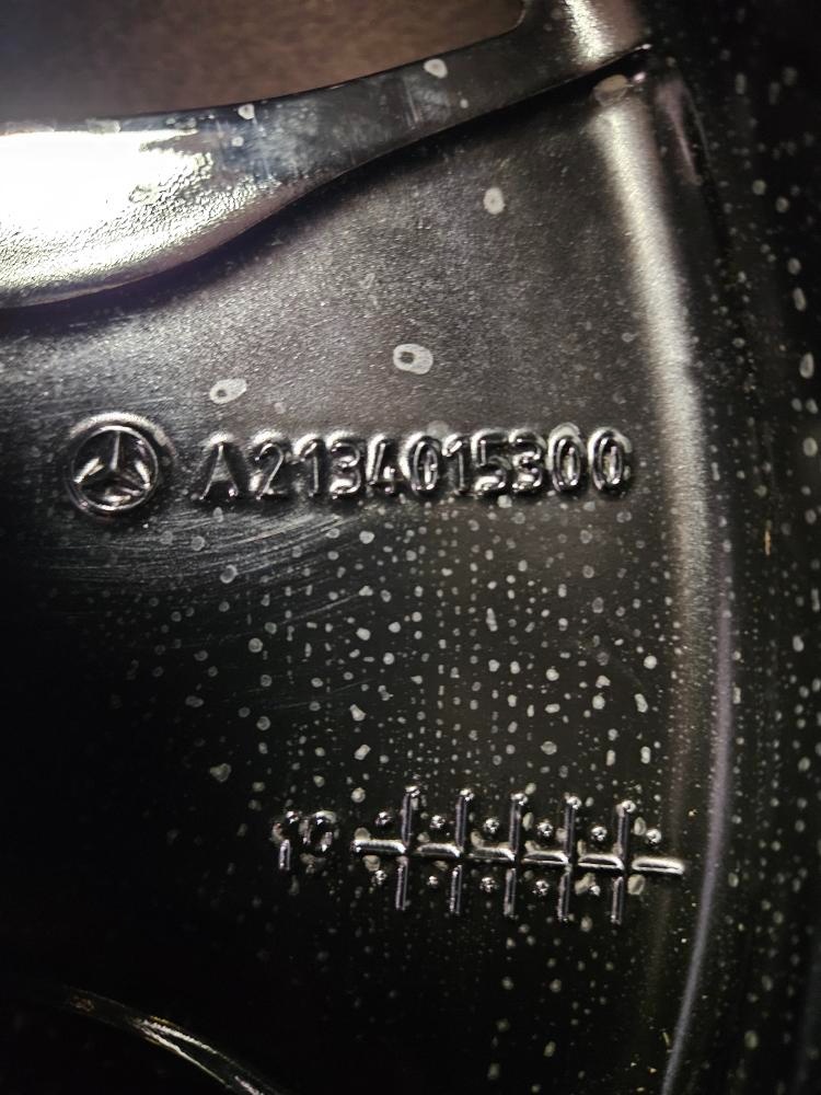 Prodám novou Originální letní sadu alu kol Mercedes - 4