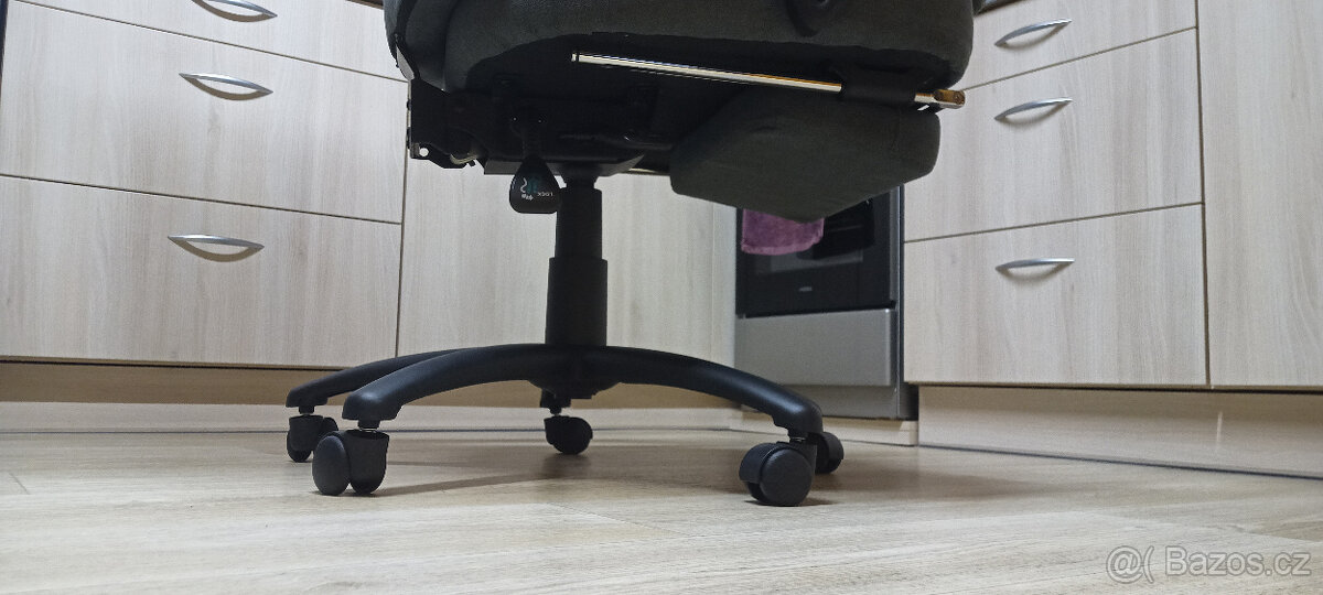 Prodám kancelářskou židli/křeslo AKZ194S (záruka) - 4