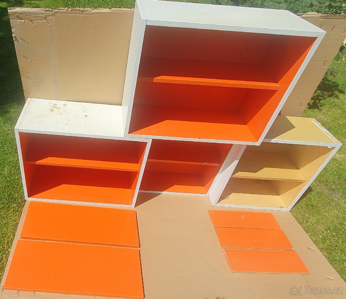 Set 4 ks zavesnych skrinek a 3 ks cel pro supliky - 4